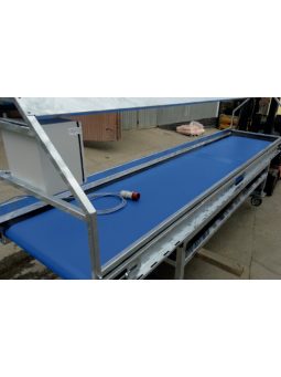 PVC SZALAGGAL FELSZERELT VÁLOGATÓ ASZTAL